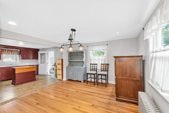 31 Delprete Ave, Rockland, MA 02370