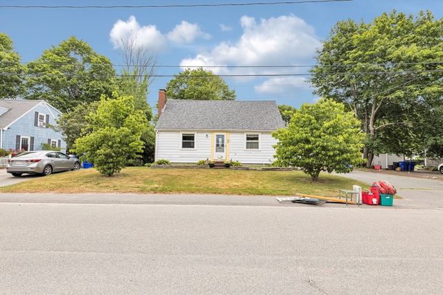 31 Delprete Ave, Rockland, MA 02370