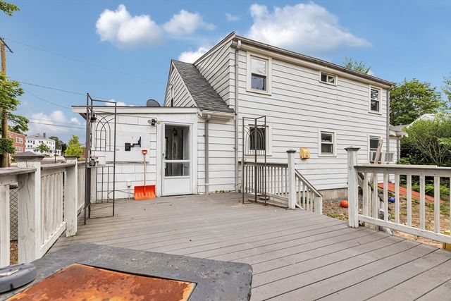 31 Delprete Ave, Rockland, MA 02370