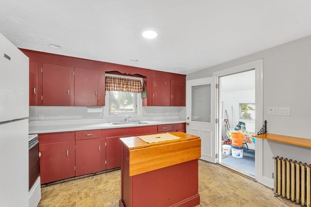 31 Delprete Ave, Rockland, MA 02370