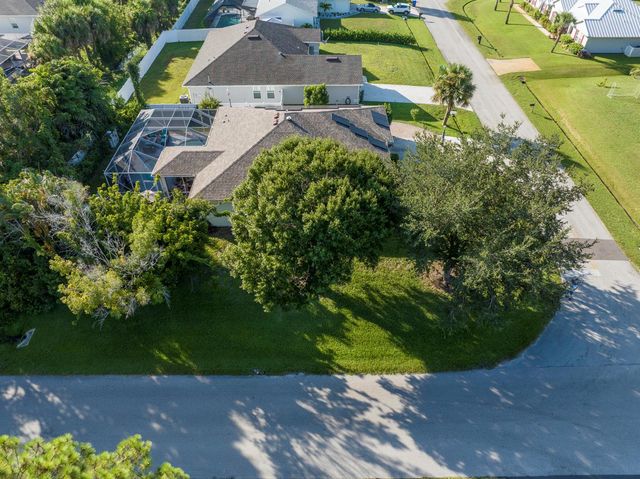 1302 Coverbrook Lane, Sebastian, FL 32958