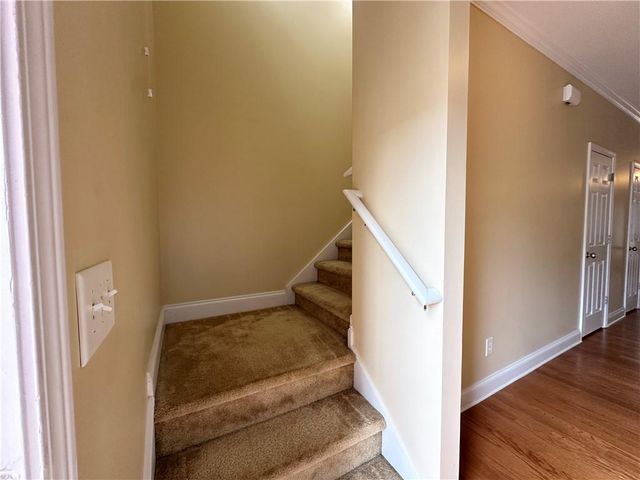 34 N Oaks Circle, Cartersville, GA 30121