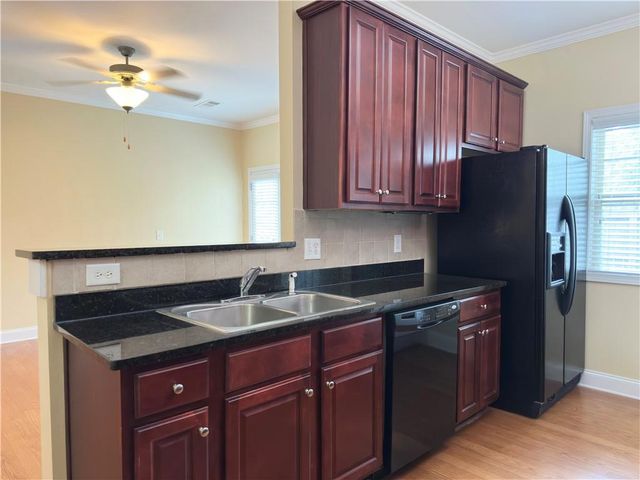 34 N Oaks Circle, Cartersville, GA 30121