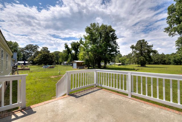 6835 Fish Road, Dalzell, SC 29040