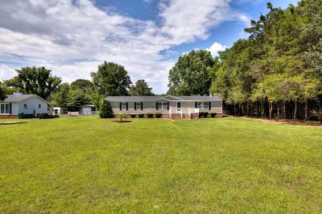 6835 Fish Road, Dalzell, SC 29040