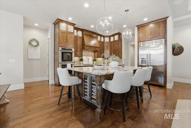 6590 N Fairborn Ave, Meridian, ID 83646