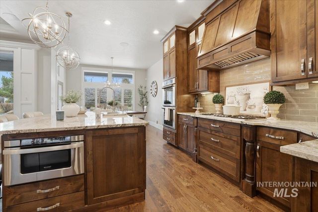 6590 N Fairborn Ave, Meridian, ID 83646