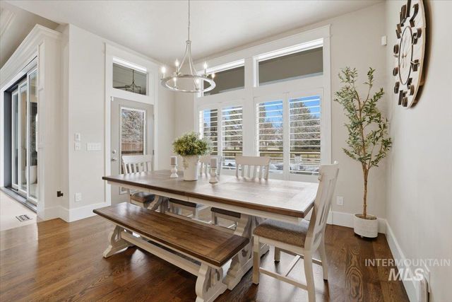 6590 N Fairborn Ave, Meridian, ID 83646