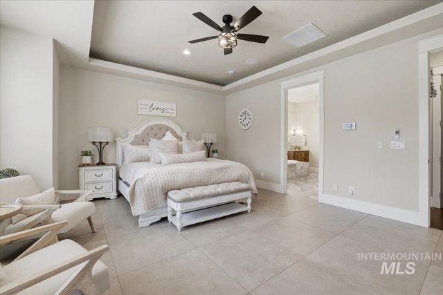 6590 N Fairborn Ave, Meridian, ID 83646