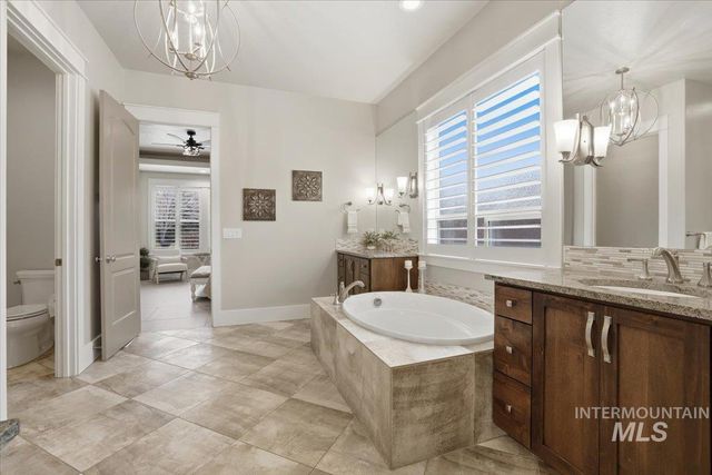 6590 N Fairborn Ave, Meridian, ID 83646