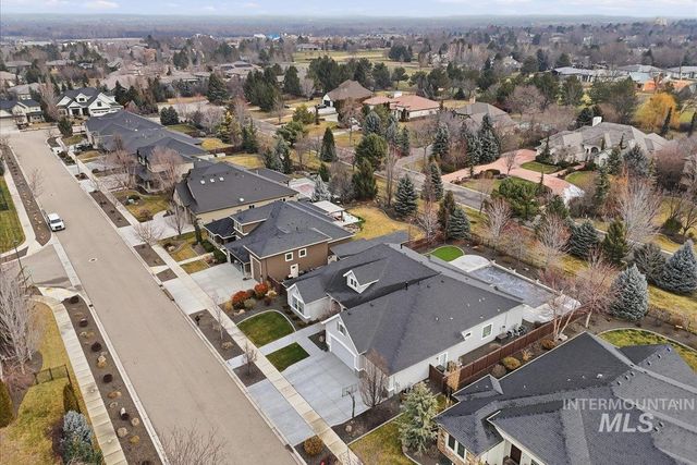 6590 N Fairborn Ave, Meridian, ID 83646