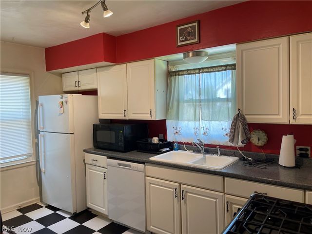 1919 Tonawanda Avenue, Akron, OH 44305
