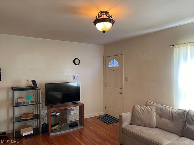 1919 Tonawanda Avenue, Akron, OH 44305