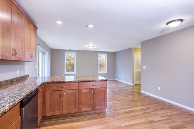192 Neponset 1, Canton, MA 02021