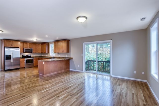 192 Neponset 1, Canton, MA 02021