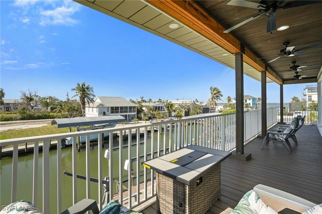 189 Curlew ST, Fort Myers Beach, FL 33931