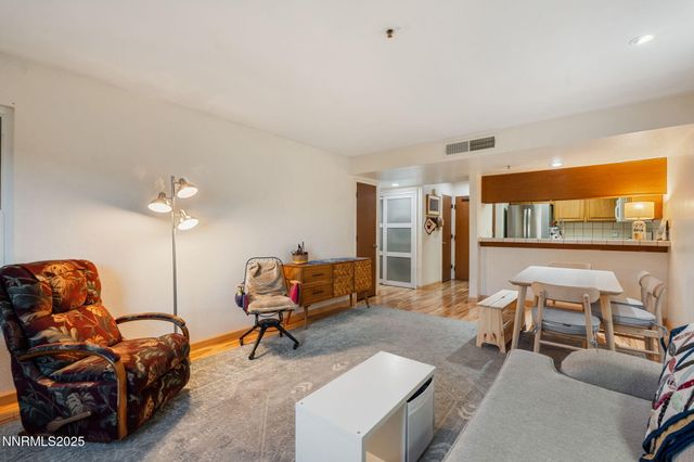 3095 Lakeside Drive APT 106, Reno, NV 89509