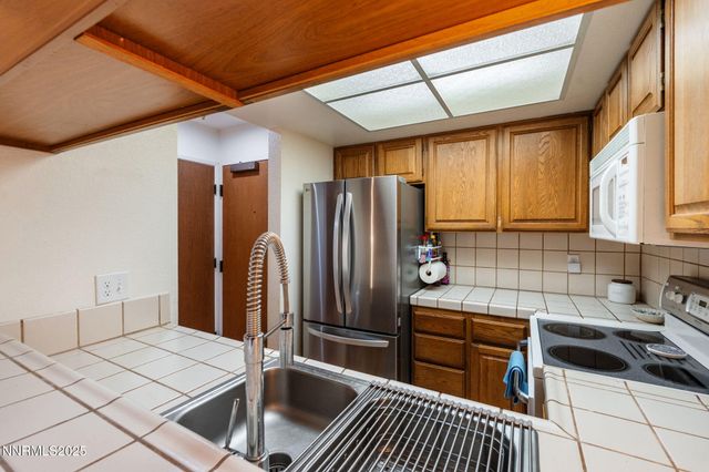 3095 Lakeside Drive APT 106, Reno, NV 89509