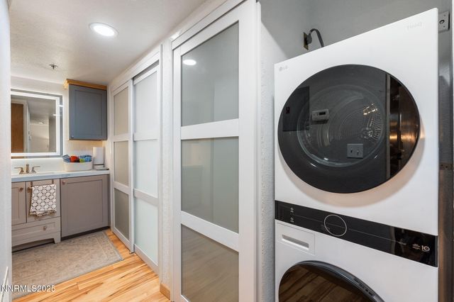 3095 Lakeside Drive APT 106, Reno, NV 89509