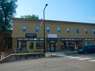 121 Main Avenue W, Winsted, MN 55395