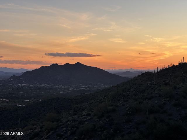 41678 N ROUNDUP Drive 17B, Scottsdale, AZ 85262