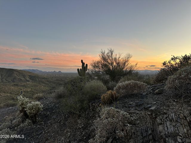 41678 N ROUNDUP Drive 17B, Scottsdale, AZ 85262