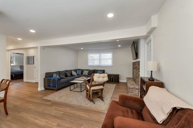1 Robin Acres Drive, Wolfeboro, NH 03894