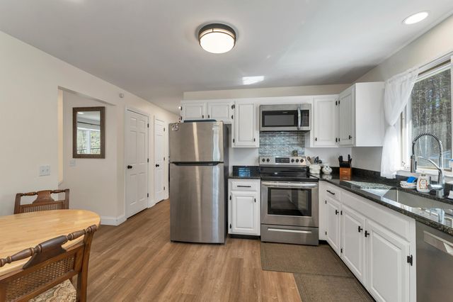 1 Robin Acres Drive, Wolfeboro, NH 03894