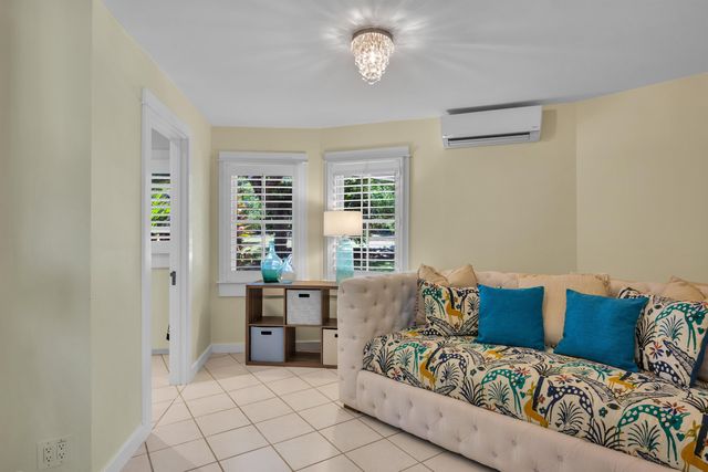 65 N Holokai Rd, Haiku, HI 96708