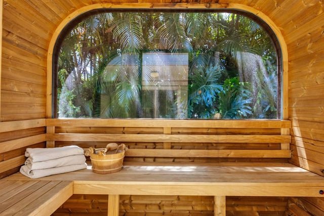 65 N Holokai Rd, Haiku, HI 96708