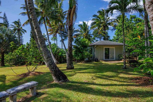 65 N Holokai Rd, Haiku, HI 96708