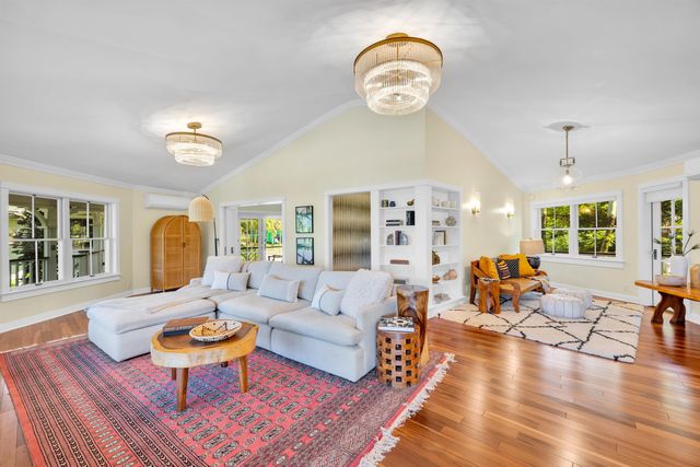 65 N Holokai Rd, Haiku, HI 96708