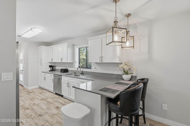 59 N Avenida Natachee, Tucson, AZ 85710