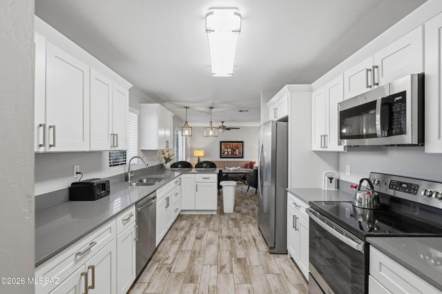 59 N Avenida Natachee, Tucson, AZ 85710