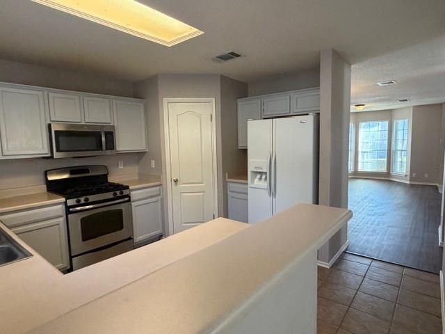 8110 Hawick DR, Round Rock, TX 78681