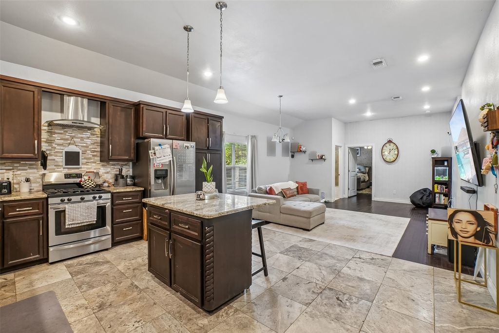1414 Record Crossing Road, Dallas, TX 75235 — photo 2
