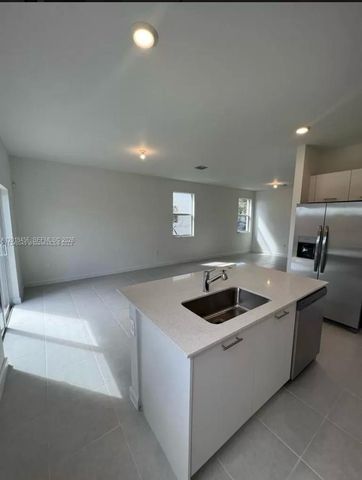 12645 NW 24th Ave, Miami, FL 33167