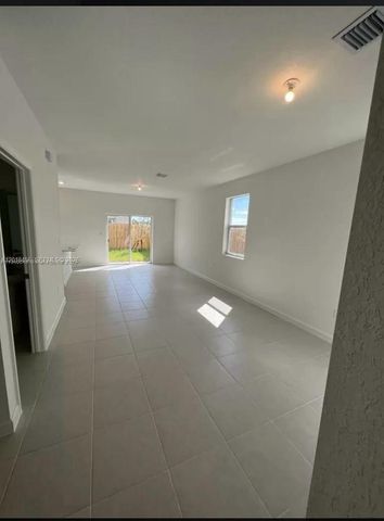 12645 NW 24th Ave, Miami, FL 33167