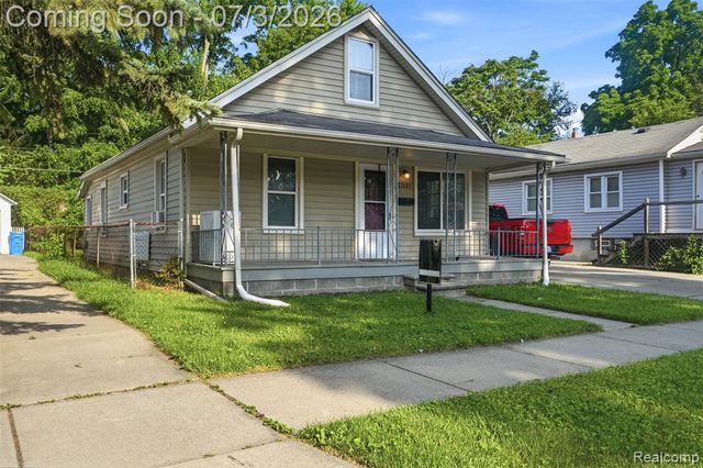 27085 Dartmouth Street, Madison Heights, MI 48071