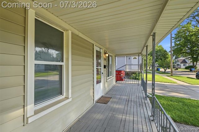 27085 Dartmouth Street, Madison Heights, MI 48071