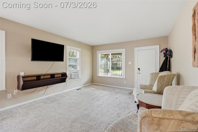 27085 Dartmouth Street, Madison Heights, MI 48071
