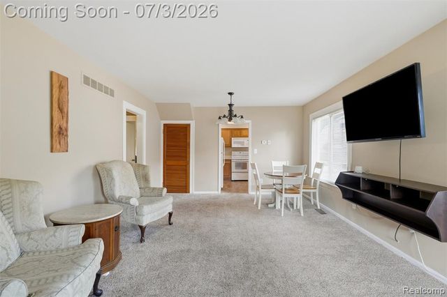 27085 Dartmouth Street, Madison Heights, MI 48071