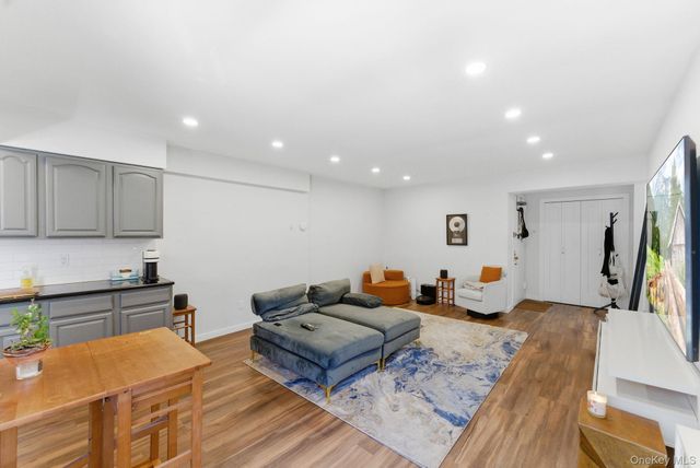 250 N Broadway 5B, Yonkers, NY 10701
