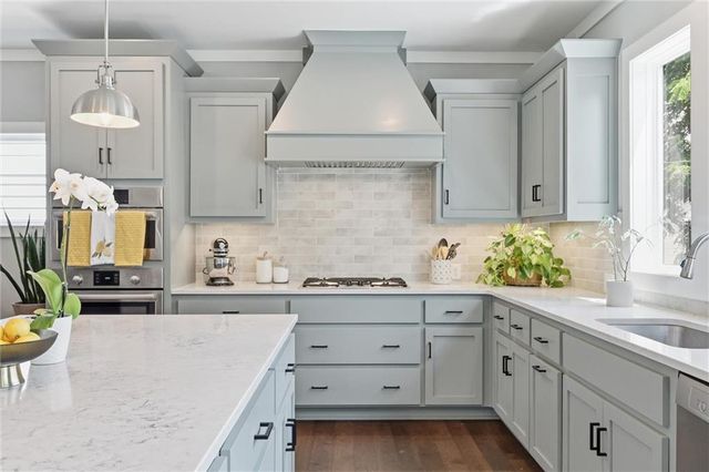 711 Corbin Terrace, Kansas City, MO 64111