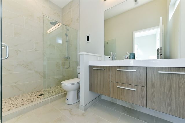 87 Parker St 403, Chelsea, MA 02150