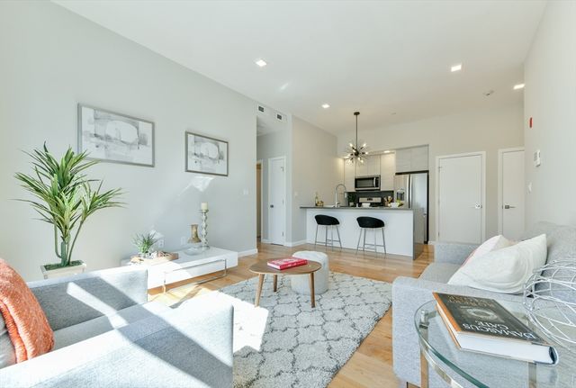 87 Parker St 403, Chelsea, MA 02150