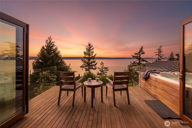 838 Sundown Lane, Camano Island, WA 98282