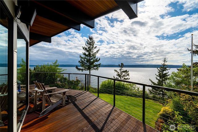 838 Sundown Lane, Camano Island, WA 98282