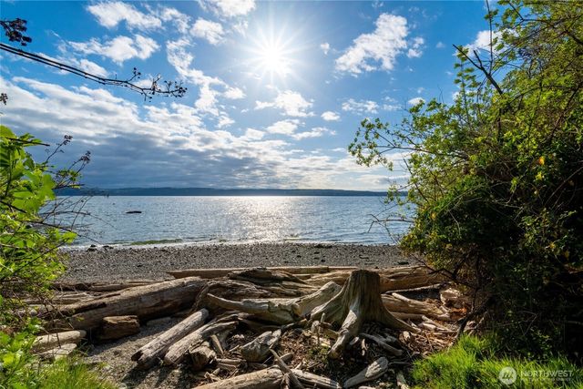 838 Sundown Lane, Camano Island, WA 98282
