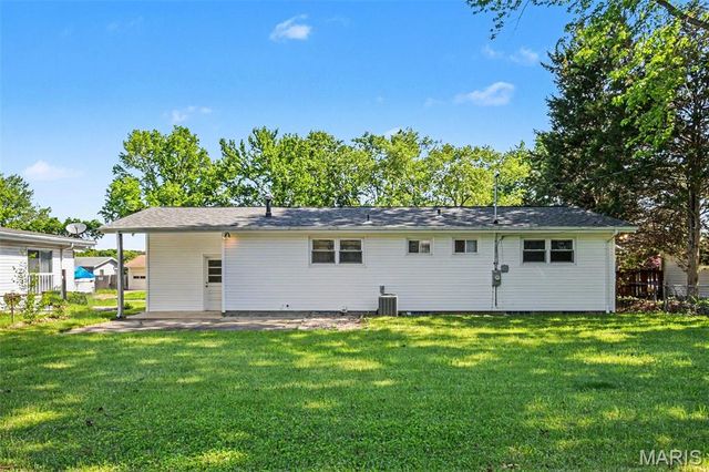 220 Francisca Drive, Florissant, MO 63031
